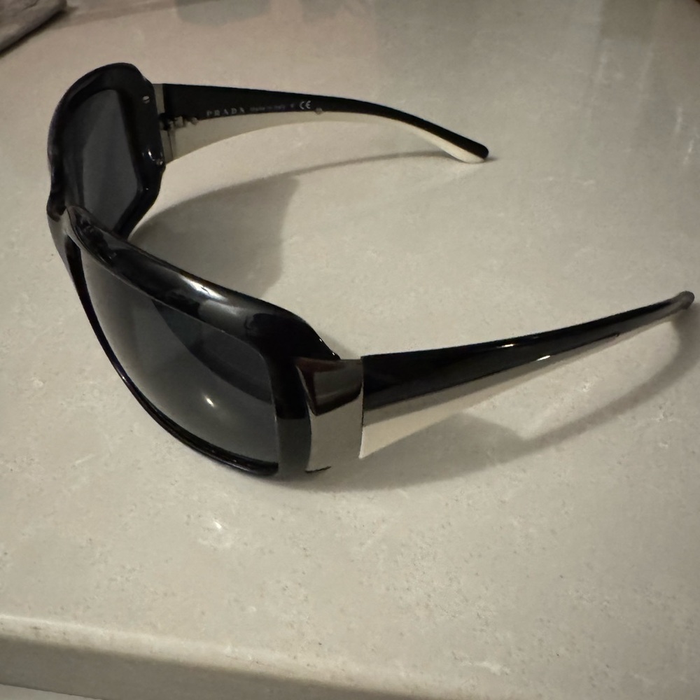 Prada Sleek Black Eyewear - Picture 4 of 5